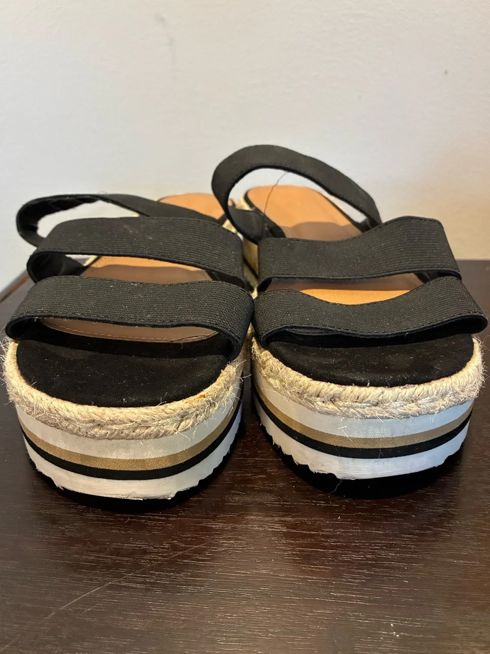 Universal Thread Women's Florence Sporty Platform Sandals in black with stretch